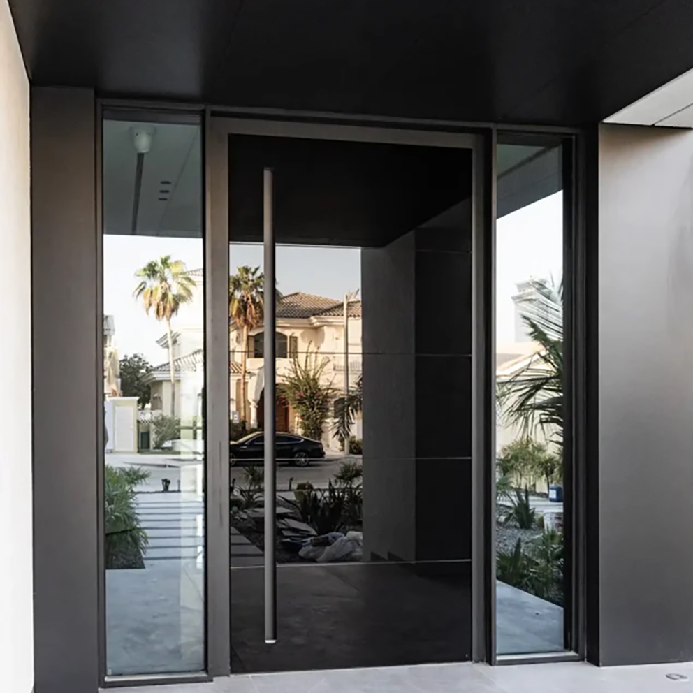 Dubai_03_Front_quadrat