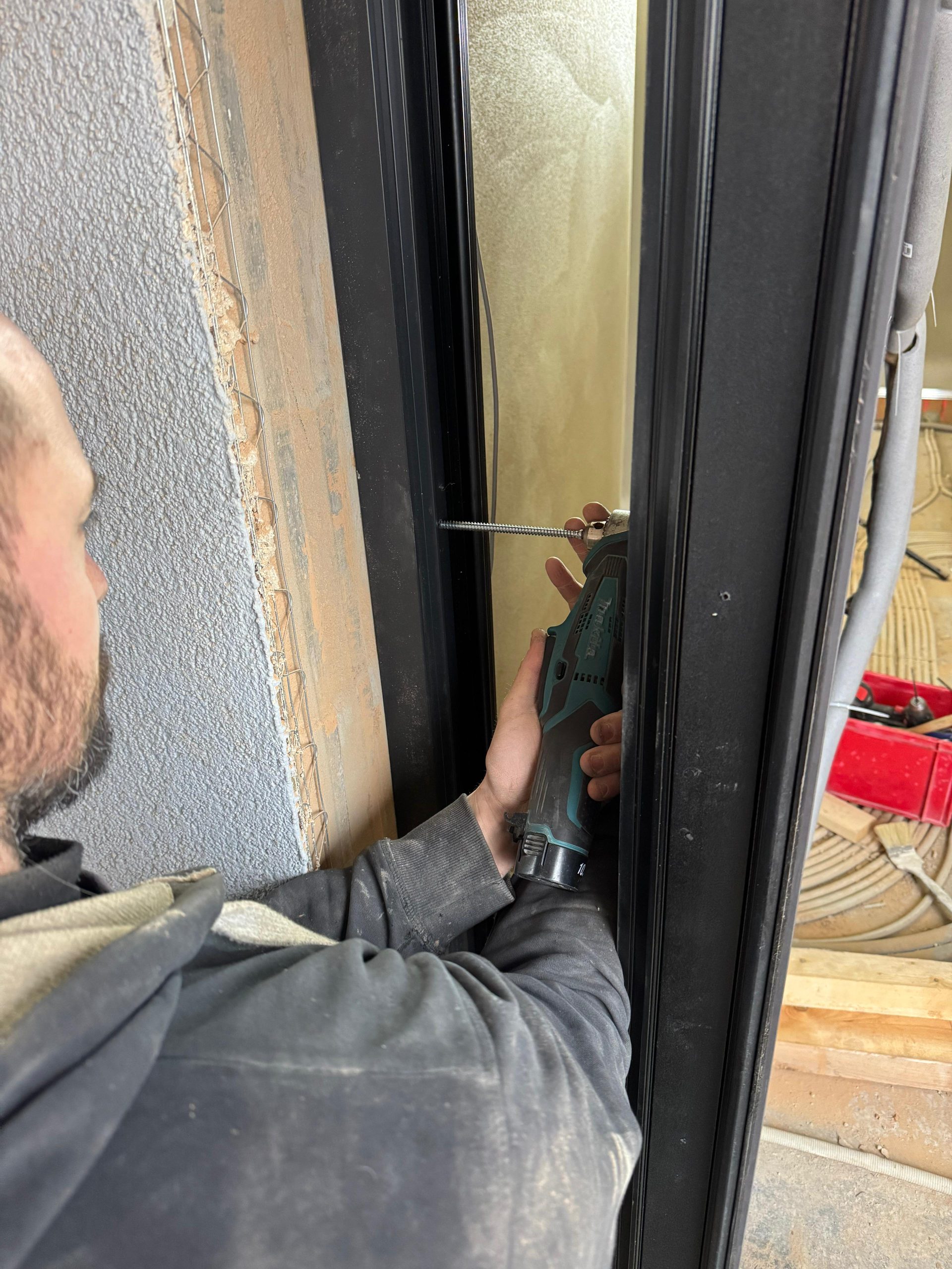 Montage ROKA Pivottür